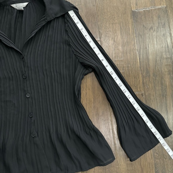 Investments Petites Button Down long Sleeve - Picture 9 of 9